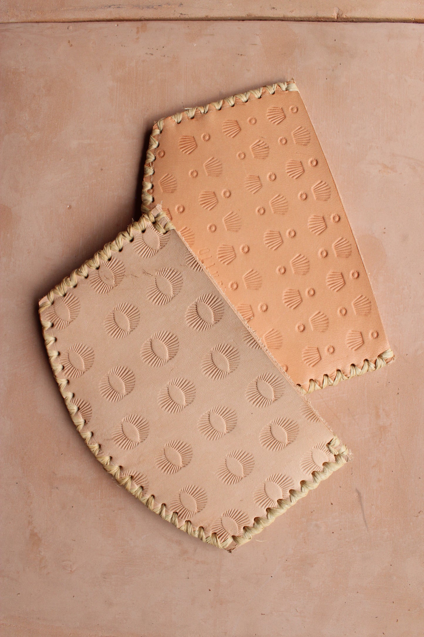 Round Card Holder
