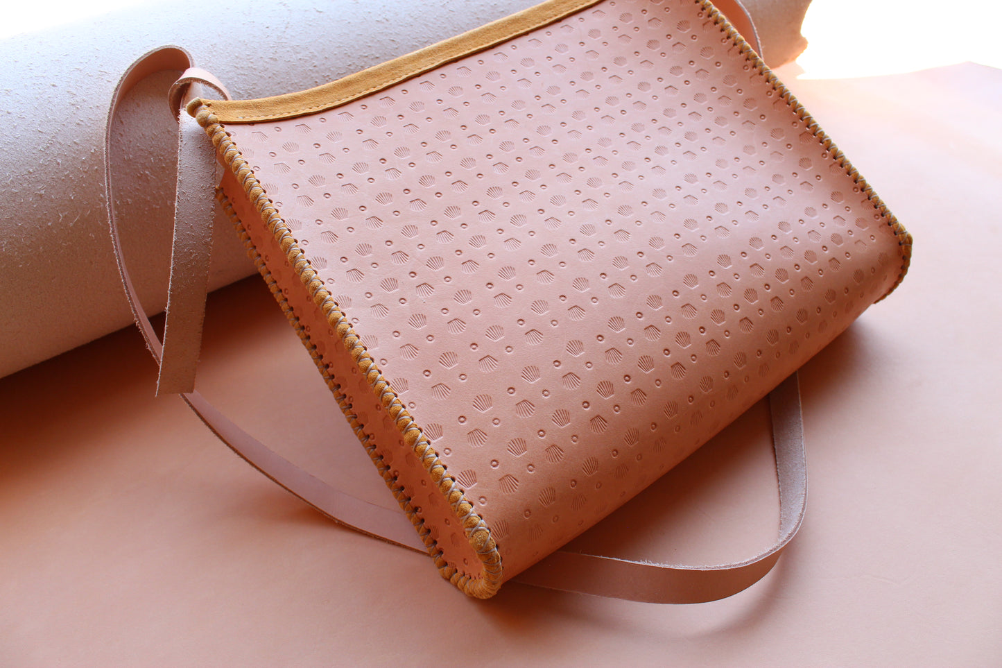 Medium Las Palmas Tote