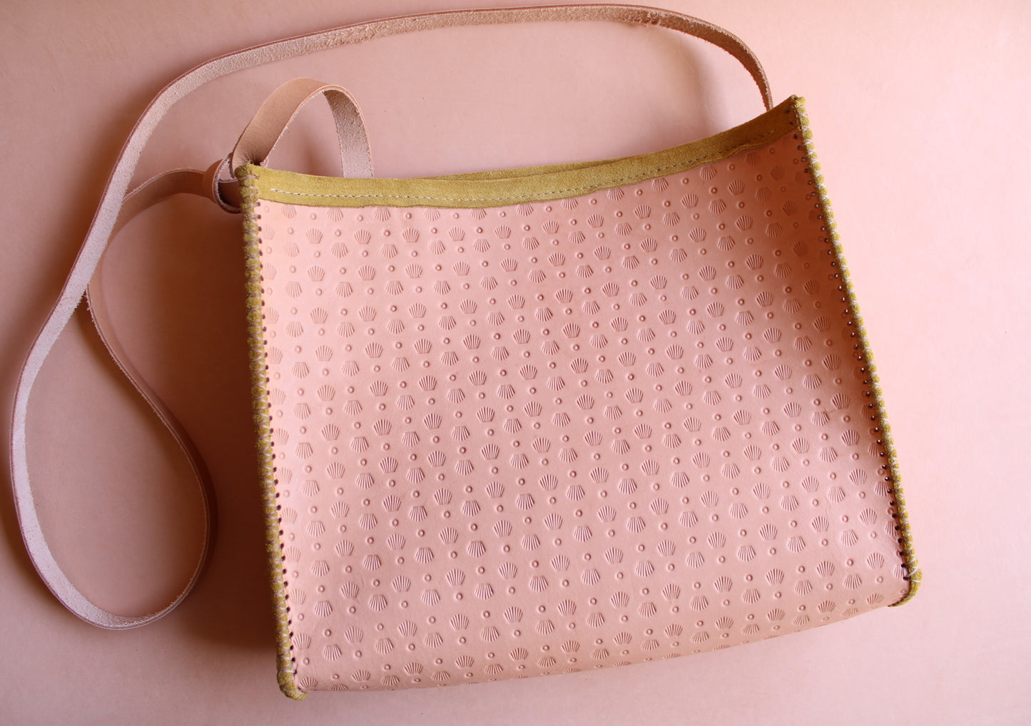 Medium Las Palmas Tote