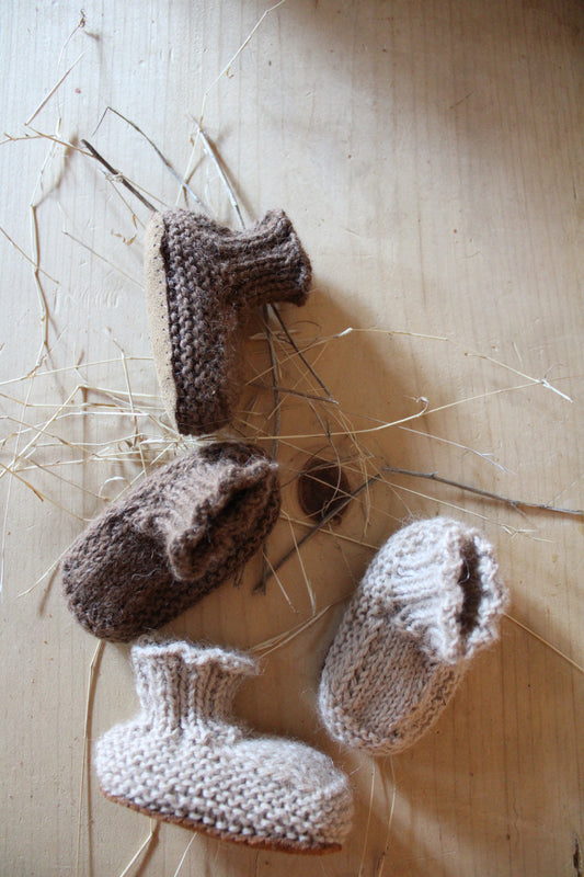 Knitted Bebe Booties